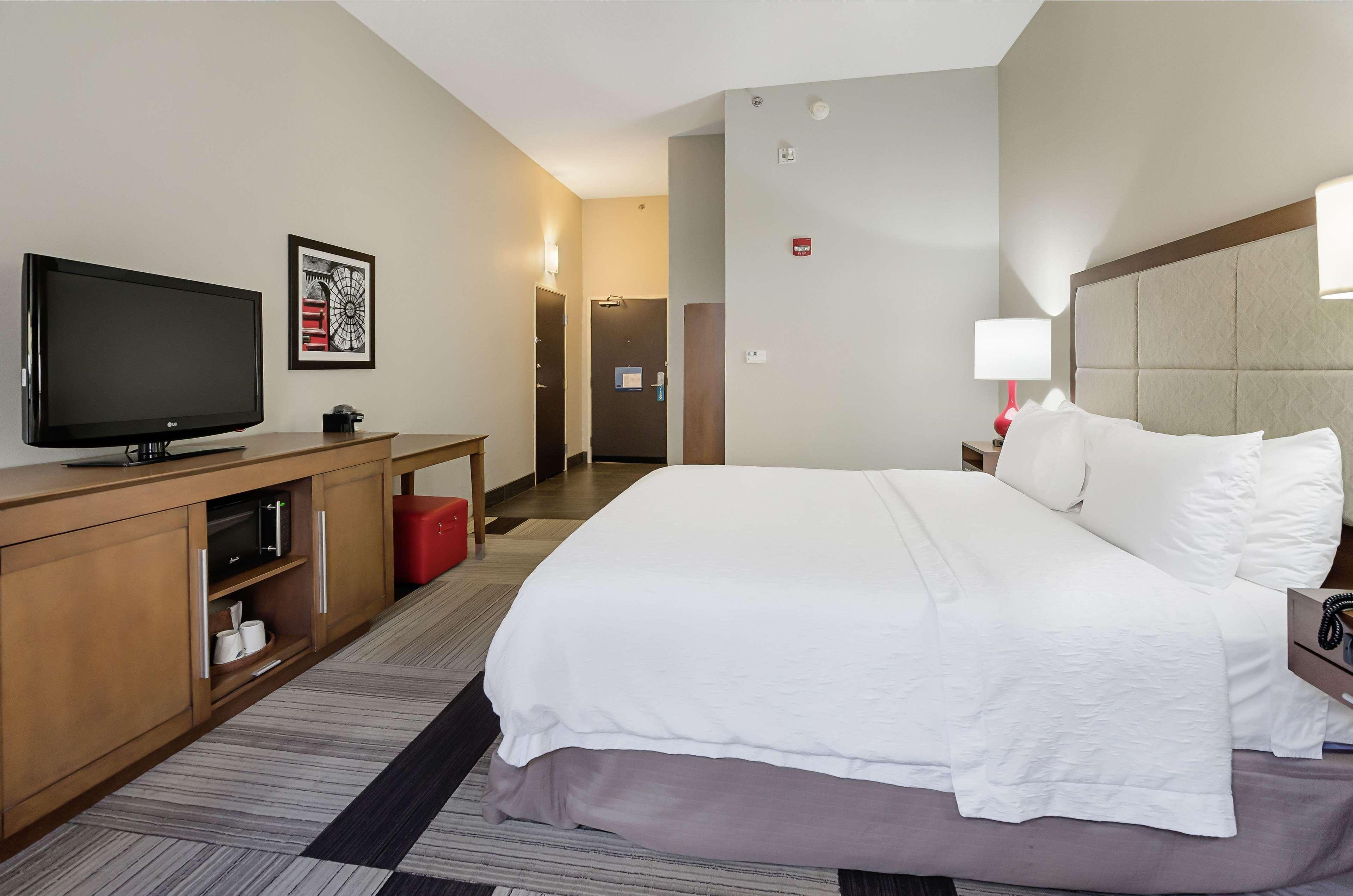 Hampton Inn Сейлем Экстерьер фото
