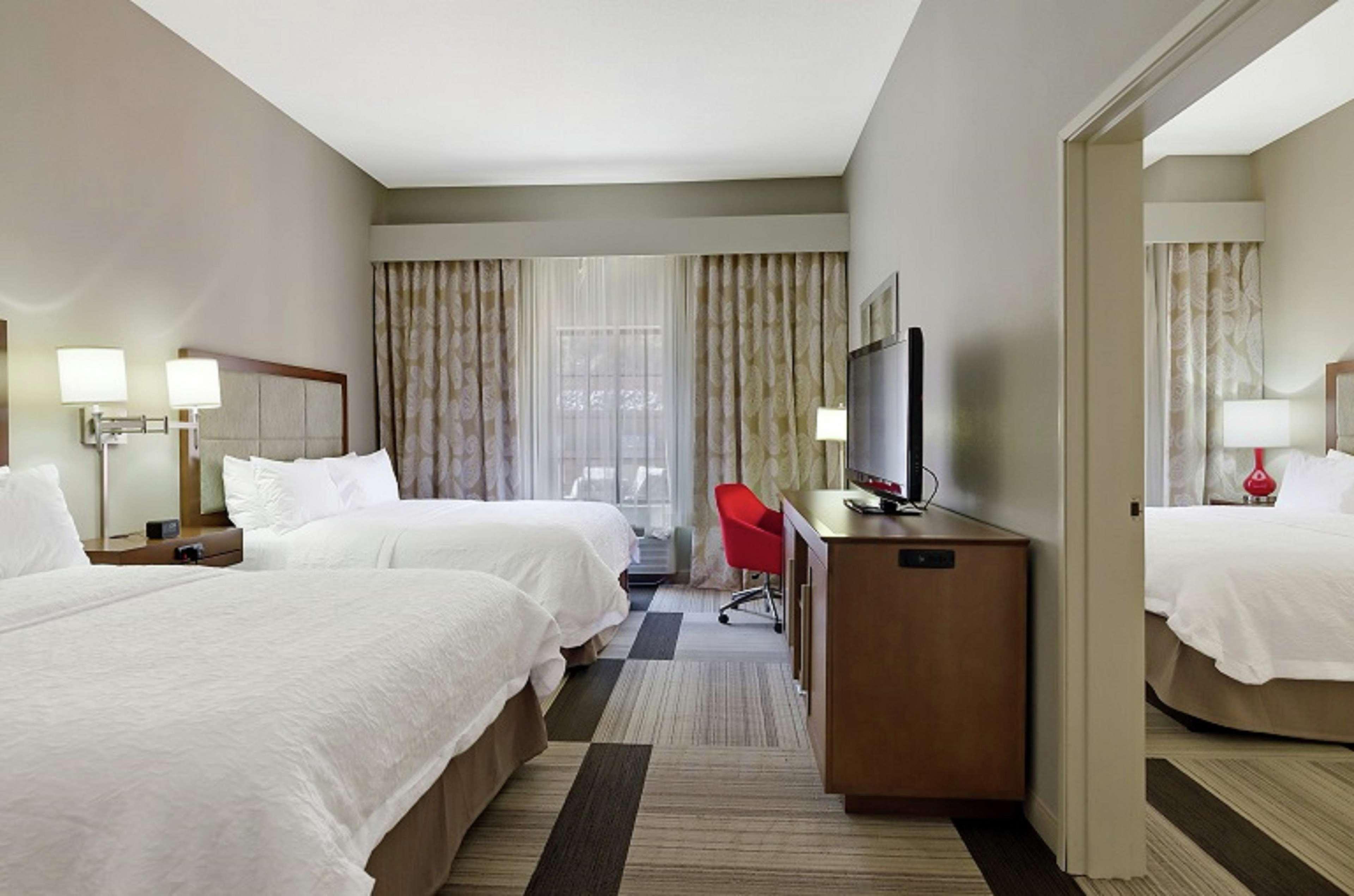 Hampton Inn Сейлем Экстерьер фото