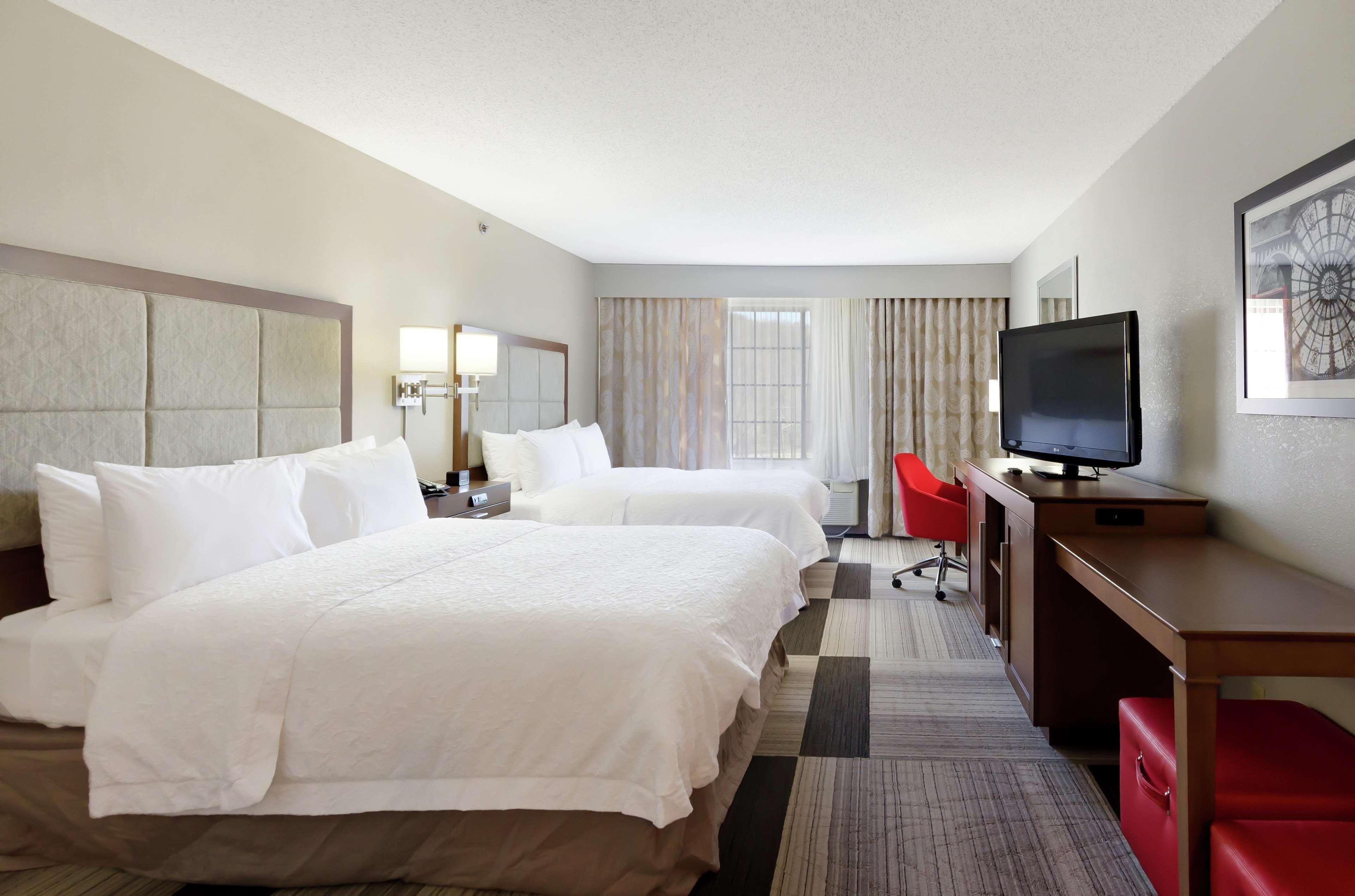 Hampton Inn Сейлем Экстерьер фото