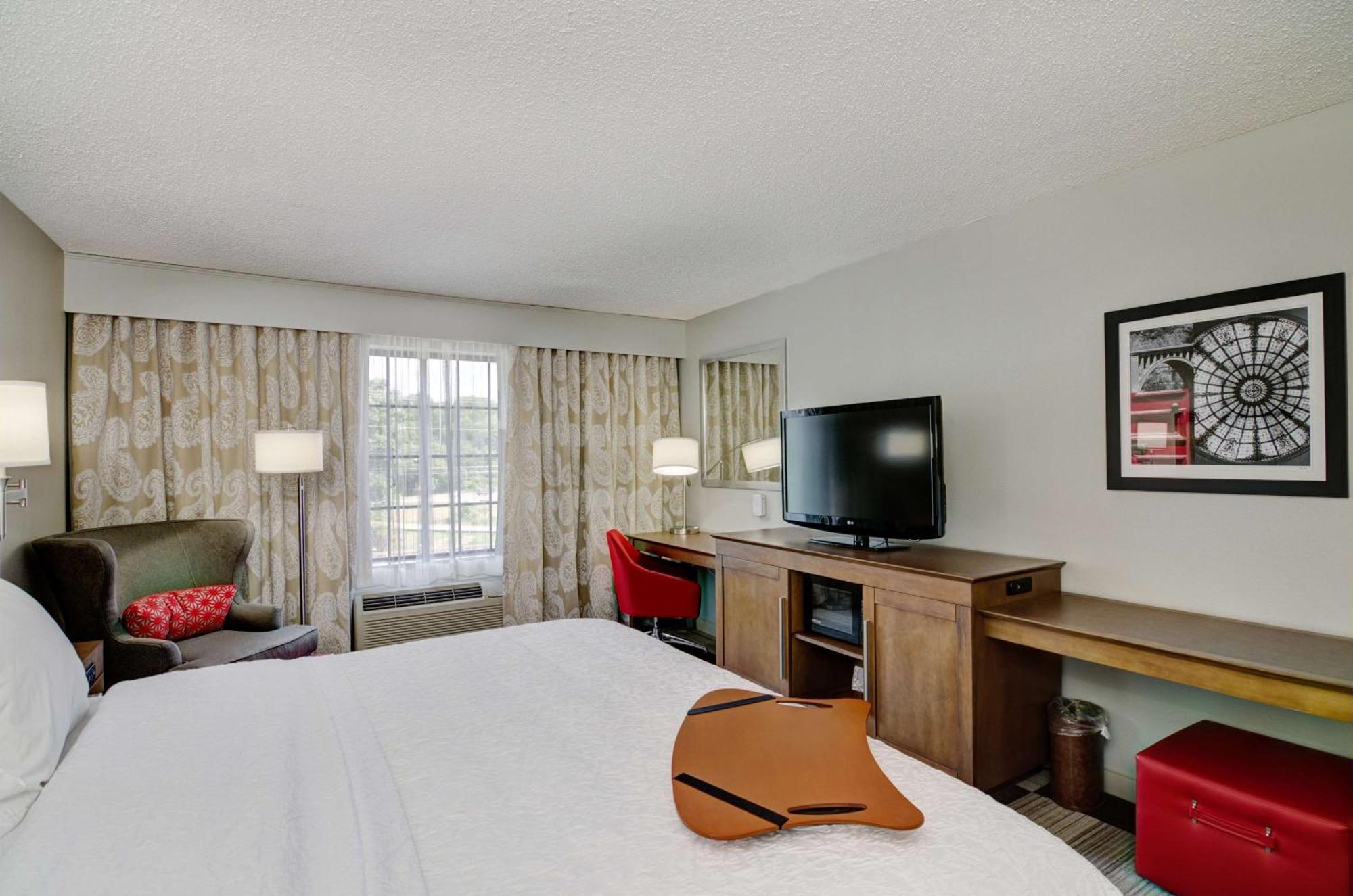Hampton Inn Сейлем Экстерьер фото