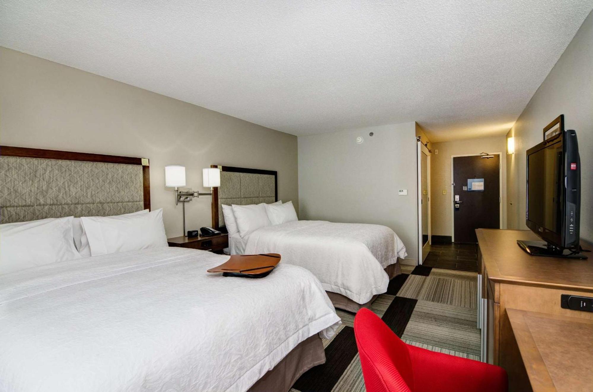 Hampton Inn Сейлем Экстерьер фото