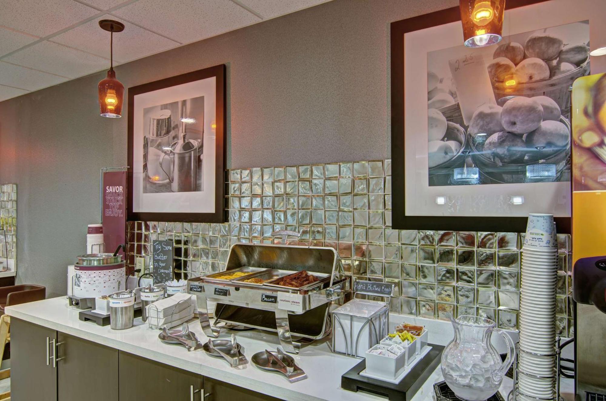 Hampton Inn Сейлем Экстерьер фото