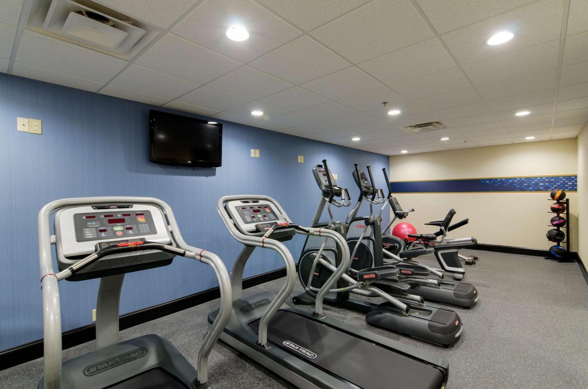 Hampton Inn Сейлем Экстерьер фото